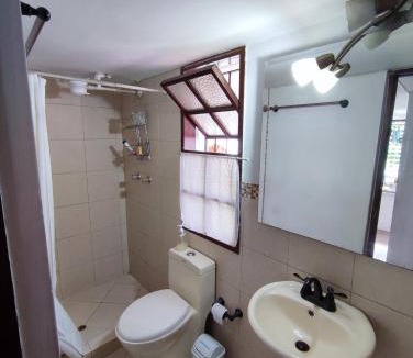 Robledo House | Casa campestre en la ciudad
