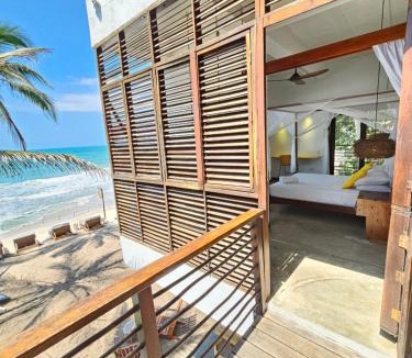 Palomino Hotel | Makao Beach Hotel