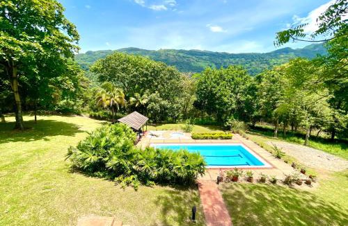 Tobia House | Hermosa Casa FINCA Piscina Voleibol WiFi Villeta