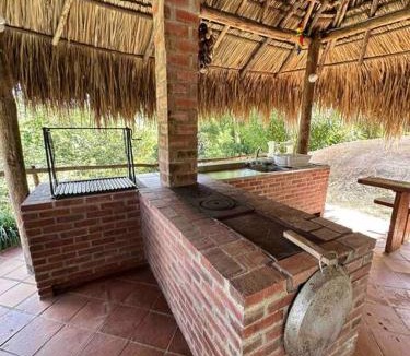 Tamesis House | increible casa de campo con piscina y jacuzzi!