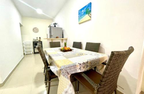 Cartagena House | CASA CERCA AL MAR 2CBM-1 CON AIRE ACONDICIONADO Y WIFI
