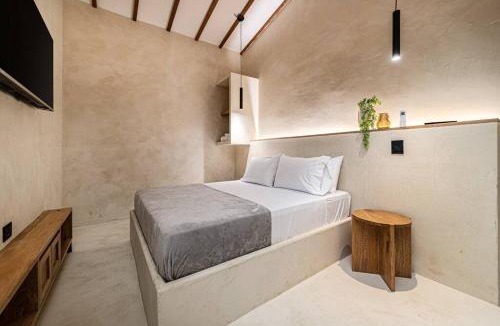 La Florida Villa | Provenza 6 Bedroom House by HOUSY HOST