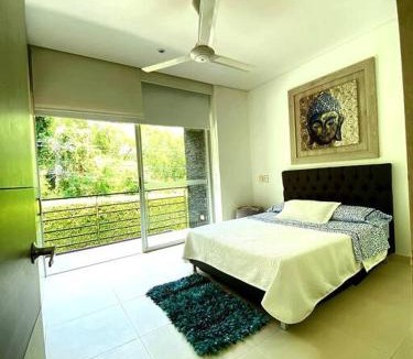 Girardot Villa | Exclusiva Casa Boutique Lagos del Peñon Club