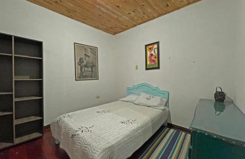 La Estrella Bed & Breakfast | Casa Madre Tierra SRC