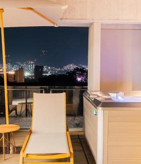 Zona Rosa Apartment | Topá House