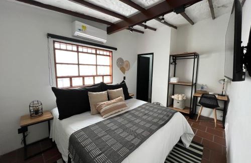 La Aguacatala Bed & Breakfast | Casa Medallo Hotel Boutique