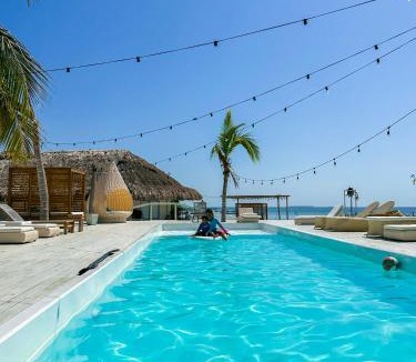 Isla Tintipan Resort | Quinta del Mar Crystal Beach