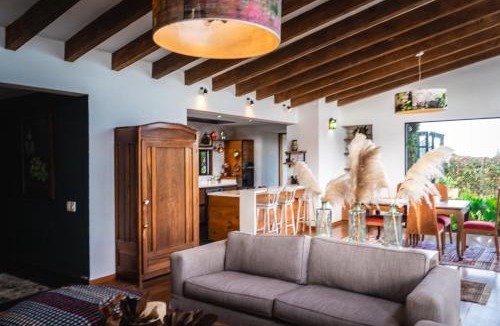 Retiro Villa | Villa Lorena