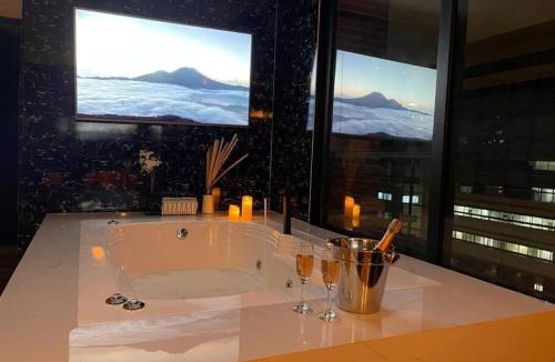Antonio Narino Apartment | Exclusive 2 BR Loft + Jacuzzi & Great Amenities