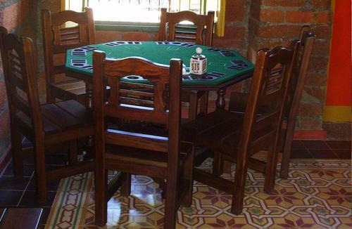 Quebrada Guadalejo House | Casa Guayaquil en el Parque Principal Cauca Viejo