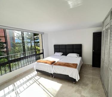 Los Naranjos Apartment | 232 mt2, Mejor ubicación en Medellín al lado del tesoro