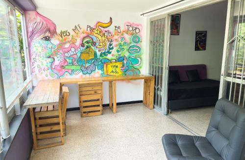 Florida Nueva Hostel | Rock Hostel Medellin