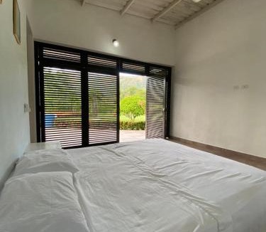 Honda House | Extraordinaria casa con piscina y pura naturaleza Honda