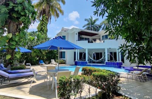 Girardot House | Condominio El Peñon