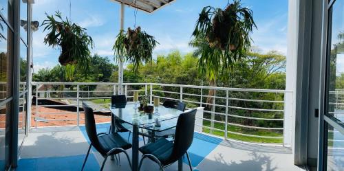Campestre Apartment | 5 star ,Cali Riverside Apartment huge pool wifi