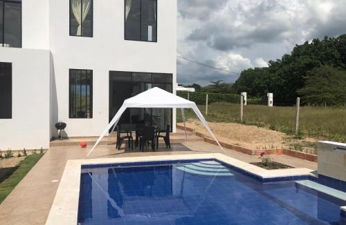 Melgar Villa | Villa con piscina privada y zona bbq en condominio