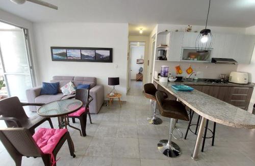 Girardot Apartment | Apartamento Aqualina Orange Tercer Piso Vista a Montañas Con Aire Acondicionado