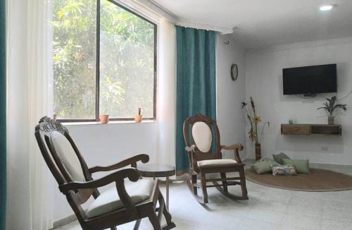 Historic Center Apartment | Heliconia Wagneriana Apartment - Flor de la Perla