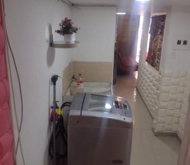 Cali Apartment | APT TRES personas a 7 mnt terminal centro eventos v del pacfco sameco 300 mts del Orquideorama sena Base Aerea D1 chipichape unico