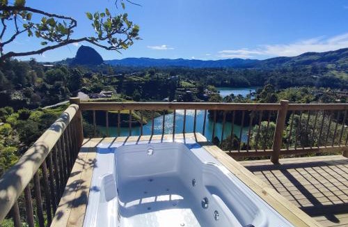 El Penol Hotel | Breeze Glamping -Guatape