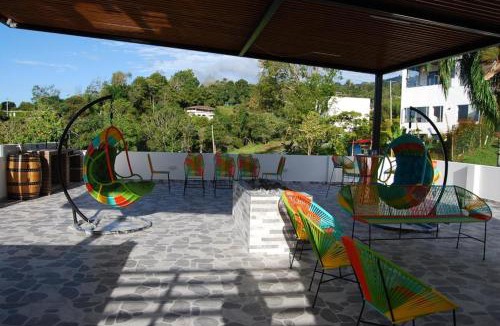Silvania House | Nueva, Moderna casa en Silvania con Jacuzzi