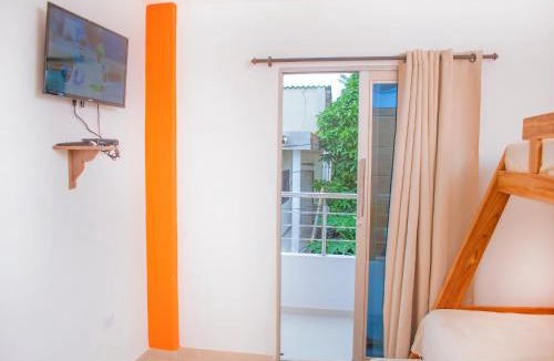 Covenas Hotel | Mama Lira