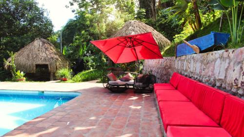 Purificacion House | La Casa White