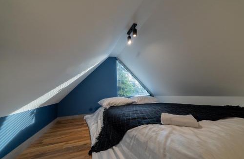 La Aguacatala Villa | Alojamiento en tiny house en el Poblado MDE A106 By Roots Rentals