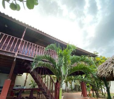 Puerto Colombia House | Cabaña frente al mar- La Palma House