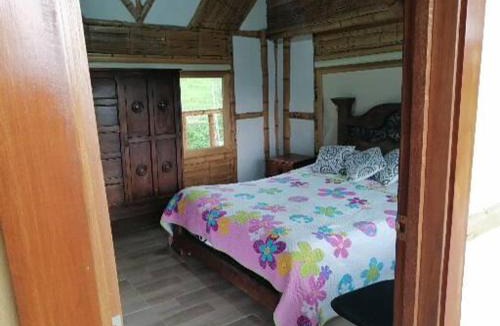 Anolaima House | Cabaña independiente en Granja Agroecologica