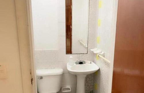 El Laguito Apartment | MR1-1G APARTAMENTO BASICO CERCA AL MAR CON AIRE ACONDICIONADO Y WIFi PARA 4 PERSONAS