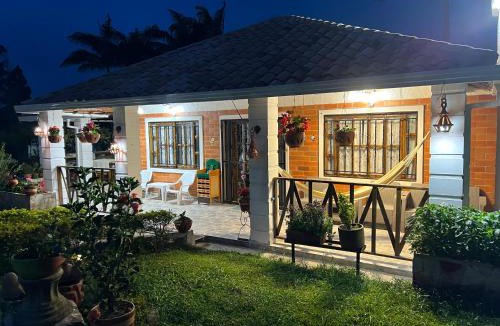 Piedecuesta Ski Chalet | Hermosa Cabana con bonito Jardin y piscina en la Mesa de los Santos