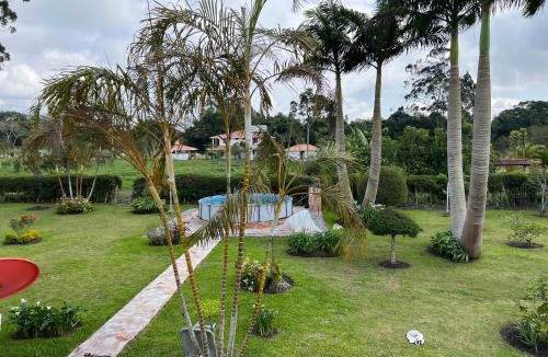 Piedecuesta Ski Chalet | Hermosa Cabana con bonito Jardin y piscina en la Mesa de los Santos