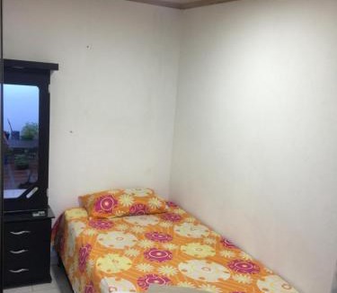 Itagui House | Habitación privada en casa de familia cerca del CC VIVA Envigado