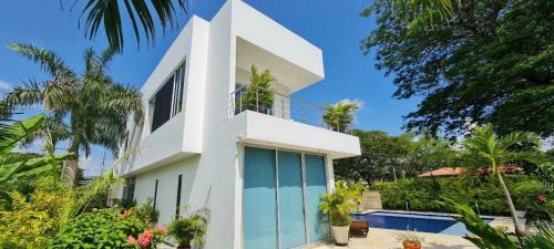 Girardot House | Casa Campestre en Condominio Lagos Del Peñon