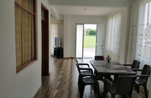 Tocaima House | Casa Isabella (En condominio campestre)