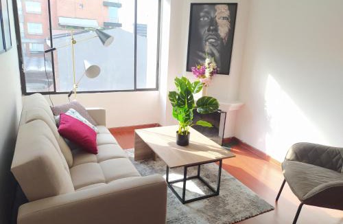 Navarra Apartment | 106 Lujoso Apartaestudio Santa Bibiana Norte Bogota