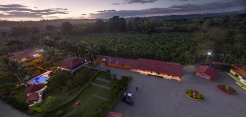 Pueblo Tapao Hotel | Hotel Campestre Los Tucanes