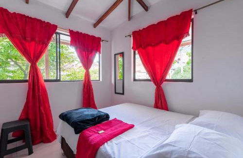 Medellin House | CAMPO VALDES PARK HOSTEL