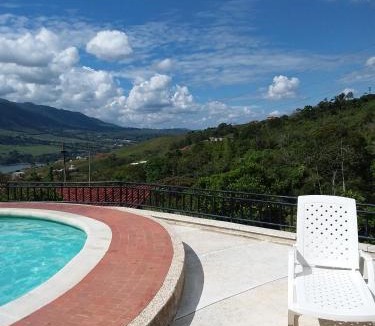 Calima House | Parcelación El Lago