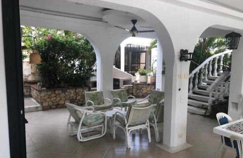 Girardot House | Casa Girardot Condominio El peñon 5 Habitaciones.