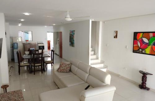 El Rodadero House | Alcobas a 4 calles de la Playa