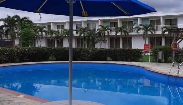 HOTEL PARADOR TROPICAL