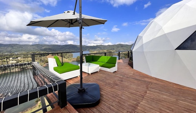 WHITE DOMES GLAMPING in El Peñol