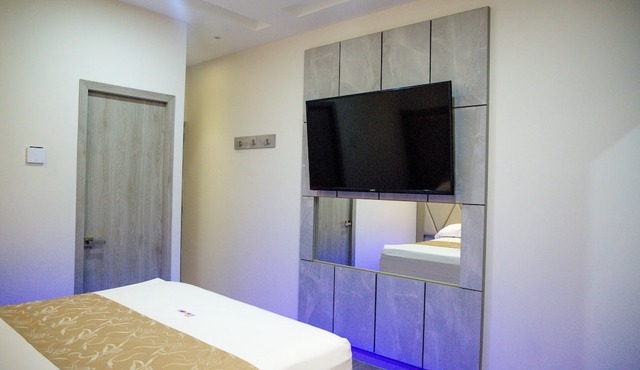 Hotel ByHours Circunvalar