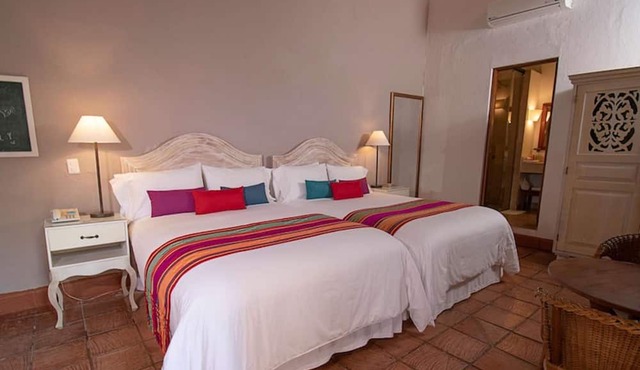 Hb-stf Boutique Hotel Room With Jacuzzi Air Conditioning And Wifi