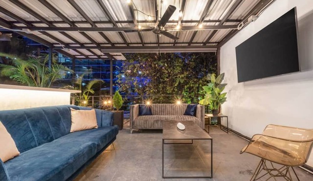 Casa Madera Parque Lleras With Private Jacuzzi