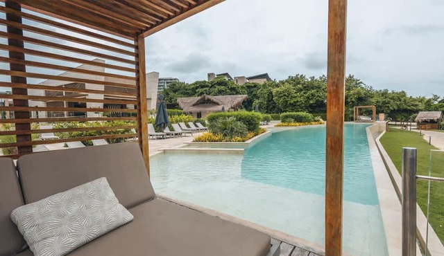 Bright Villa w Pool Outdoor Grill