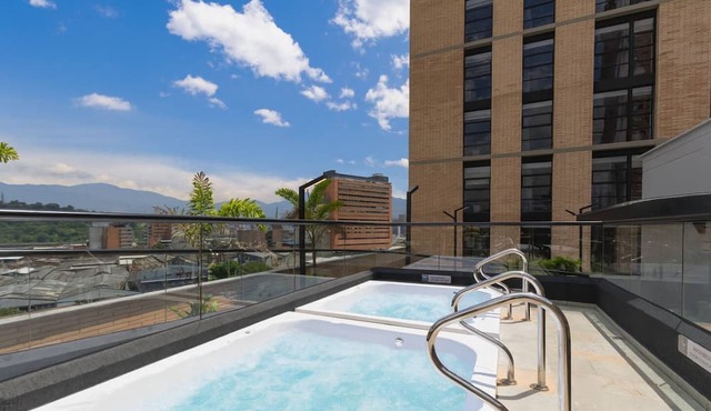 Metropolitan Living - 915