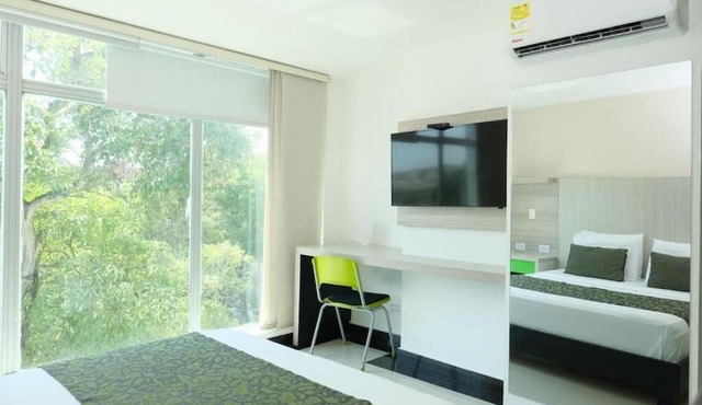 HOTEL GENOVA PRADO